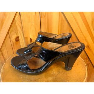 Sofft Black Women’s Sz 9M Leather Embossed Crocs Peep Toe Sandals Comfortable